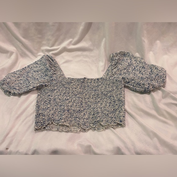 American Eagle Floral Smocked Floral Neck Top - Picture 4 of 4